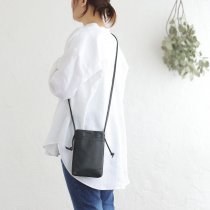 【送料無料】本革スマホショルダー chalk