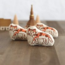 チェンマイの猫ブローチ
